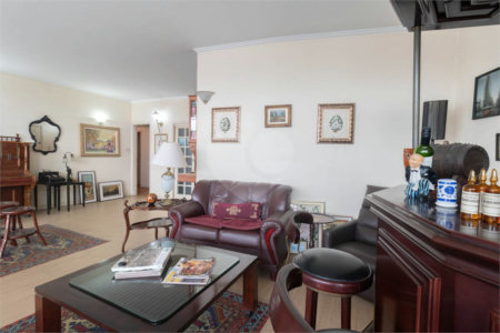 Apartamento à venda com 3 quartos, sendo 1 suíte, em República, São Paulo, SP