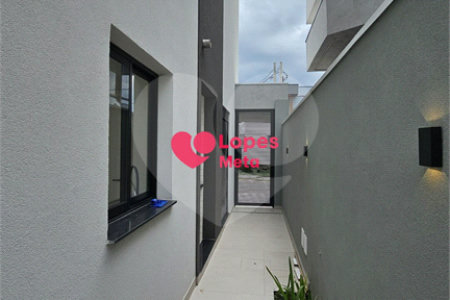 Casa à venda com 4 quartos, sendo 2 suítes, no condomínio Reserva Aruanã, São José dos Campos - SP