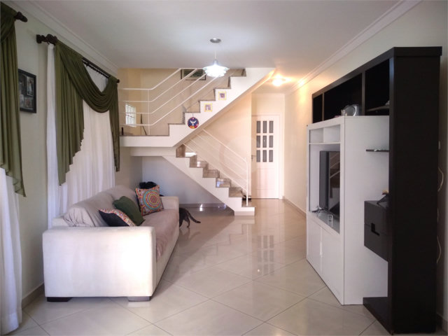 Casa à venda com 3 quartos, sendo 1 suíte,  em Parque Vitória, São Paulo, SP