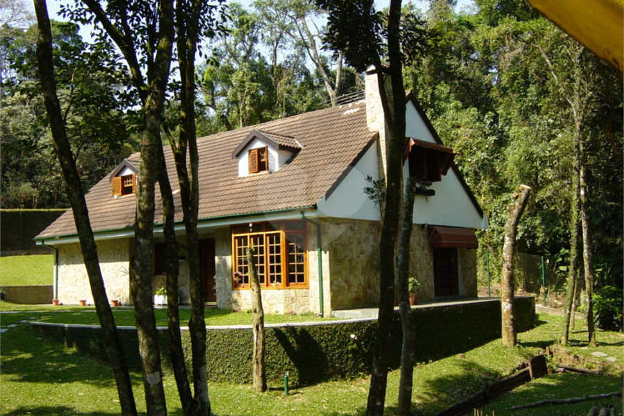 Casa à venda com 3 suítes no condomínio Jardim da Montanha I, Mairiporã - SP
