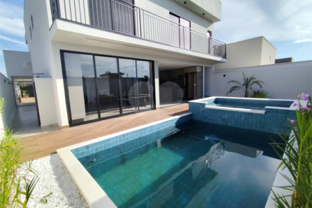 Casa à venda com 4 quartos, sendo 3 suítes,  no condomínio Residencial Golden Ville, Itapetininga - SP