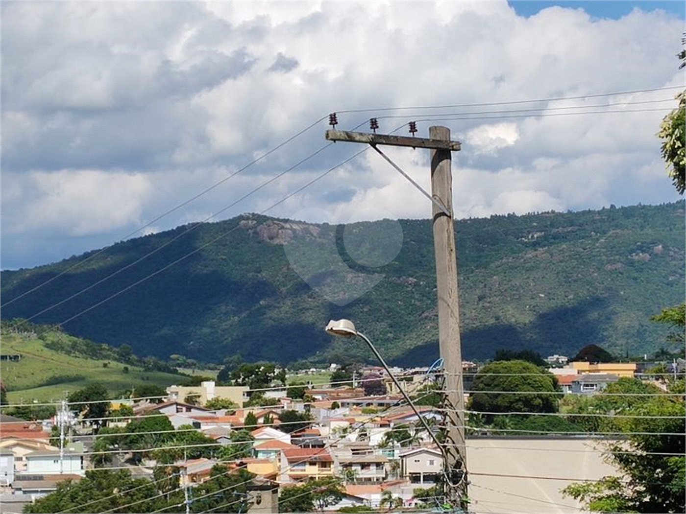 Sobrado à venda com 3 suítes em Jardim do Lago, Atibaia, SP