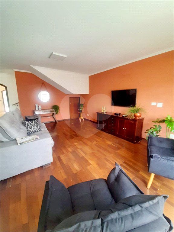 Sobrado à venda com 4 quartos, sendo 2 suítes, em Tremembé, São Paulo, SP