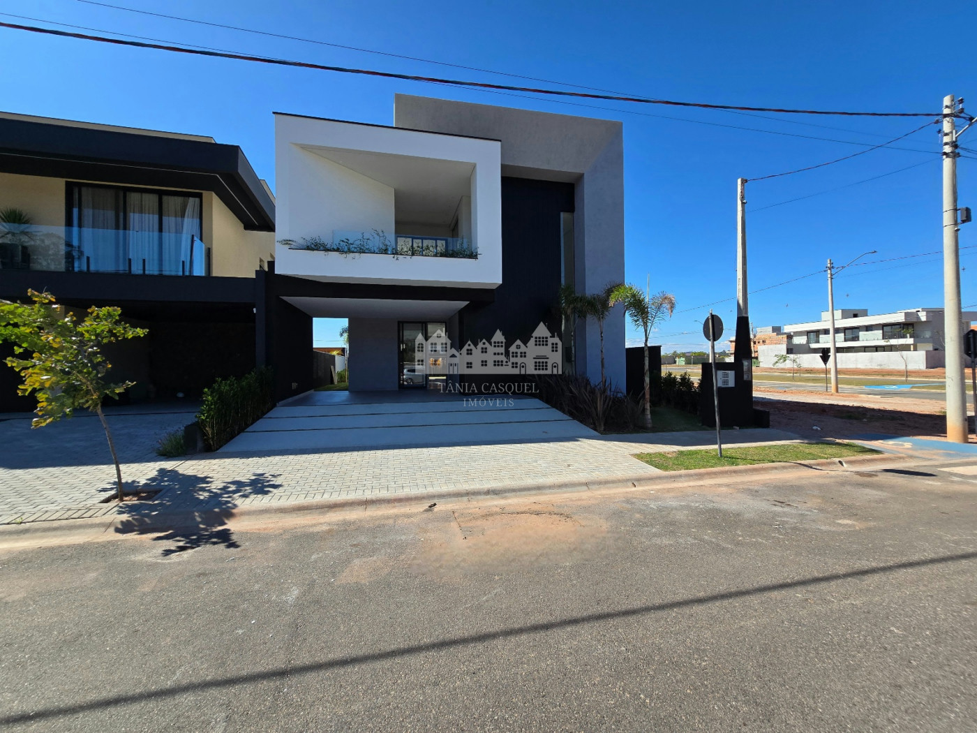 Casa à venda com 3 suítes no condomínio Vista da Serra, Atibaia - SP