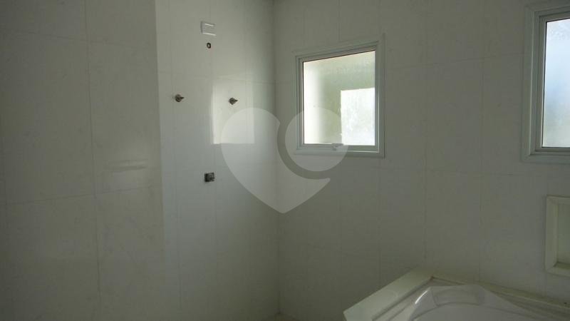 Casa à venda com 3 suítes no condomínio Villa Castanheira, São Paulo - SP
