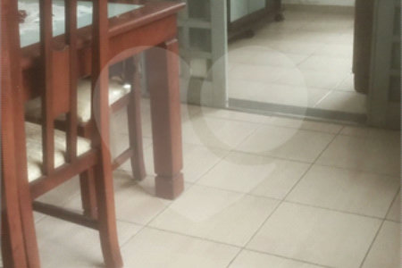 Sobrado à venda com 3 quartos, sendo 1 suíte,  em Vila Universitária, São Paulo, SP
