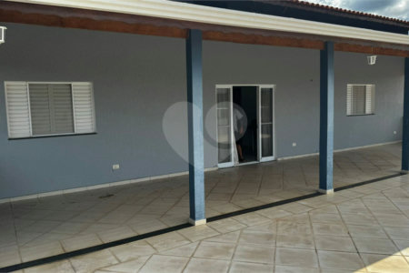 Casa à venda com 8 quartos, sendo 3 suítes,  no condomínio Terras de Santa Rosa, Salto - SP