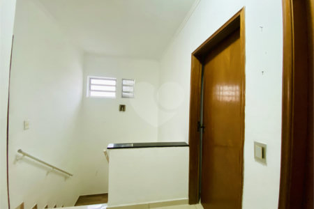 Sobrado à venda com 4 quartos, sendo 1 suíte, em Vila Gilda, Santo André, SP