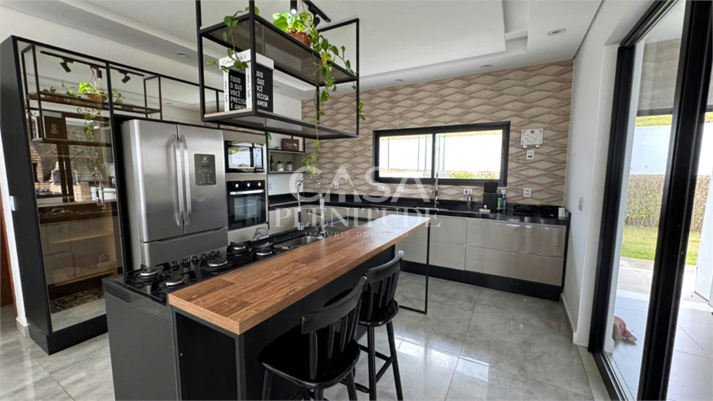 Casa em condomínio à venda ou para alugar com 5 quartos, sendo 3 suítes, no Centro, Piedade, SP