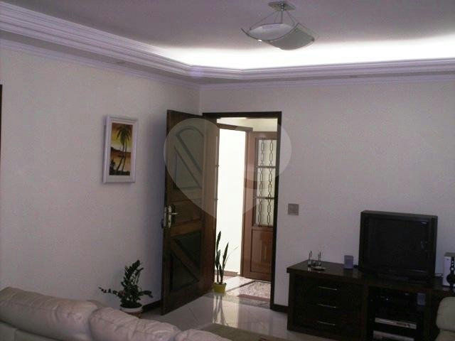 Sobrado à venda com 3 quartos, sendo 1 suíte,  em Vila Medeiros, São Paulo, SP