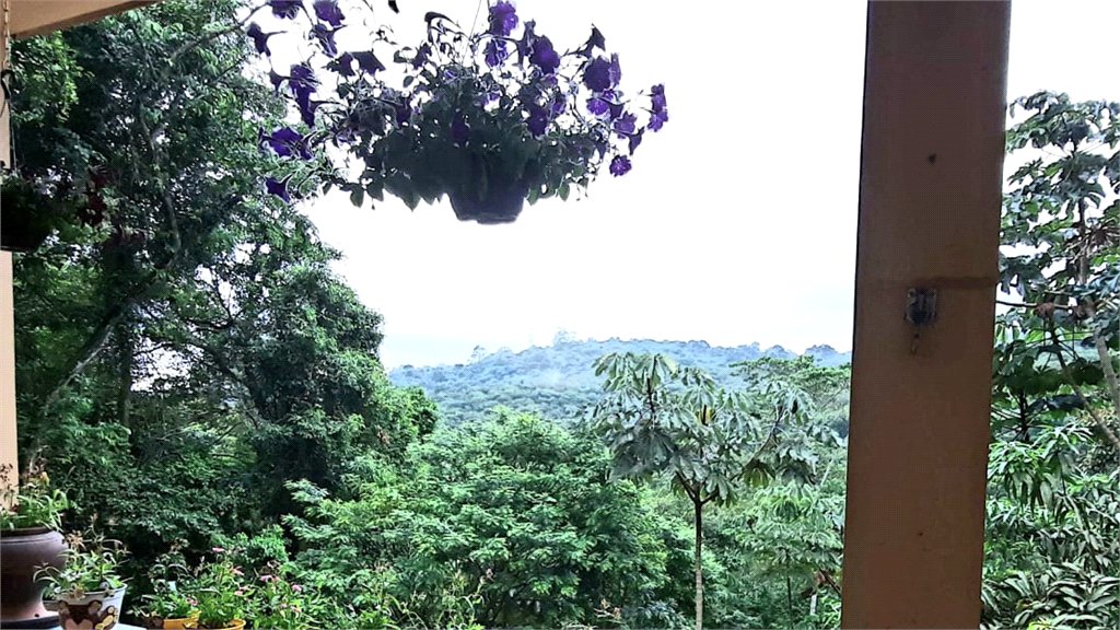 Sobrado à venda com 5 quartos, sendo 2 suítes,  em Serra da Cantareira, Mairiporã, SP
