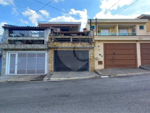 Sobrado à venda com 3 quartos em Vila Clarice, São Paulo, SP