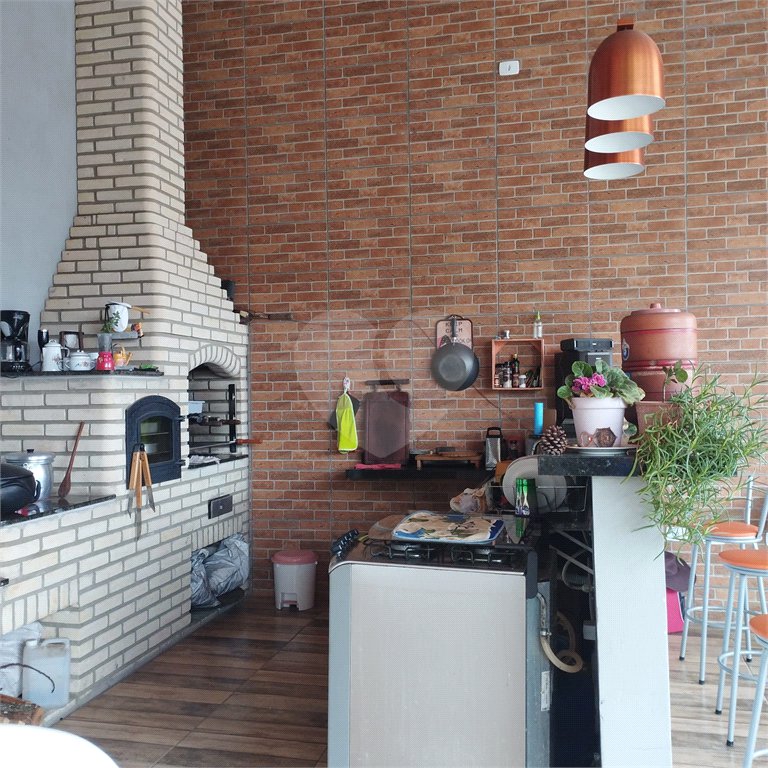 Chácara à venda com 3 quartos, sendo 1 suíte,  no Centro, Araçoiaba da Serra, SP