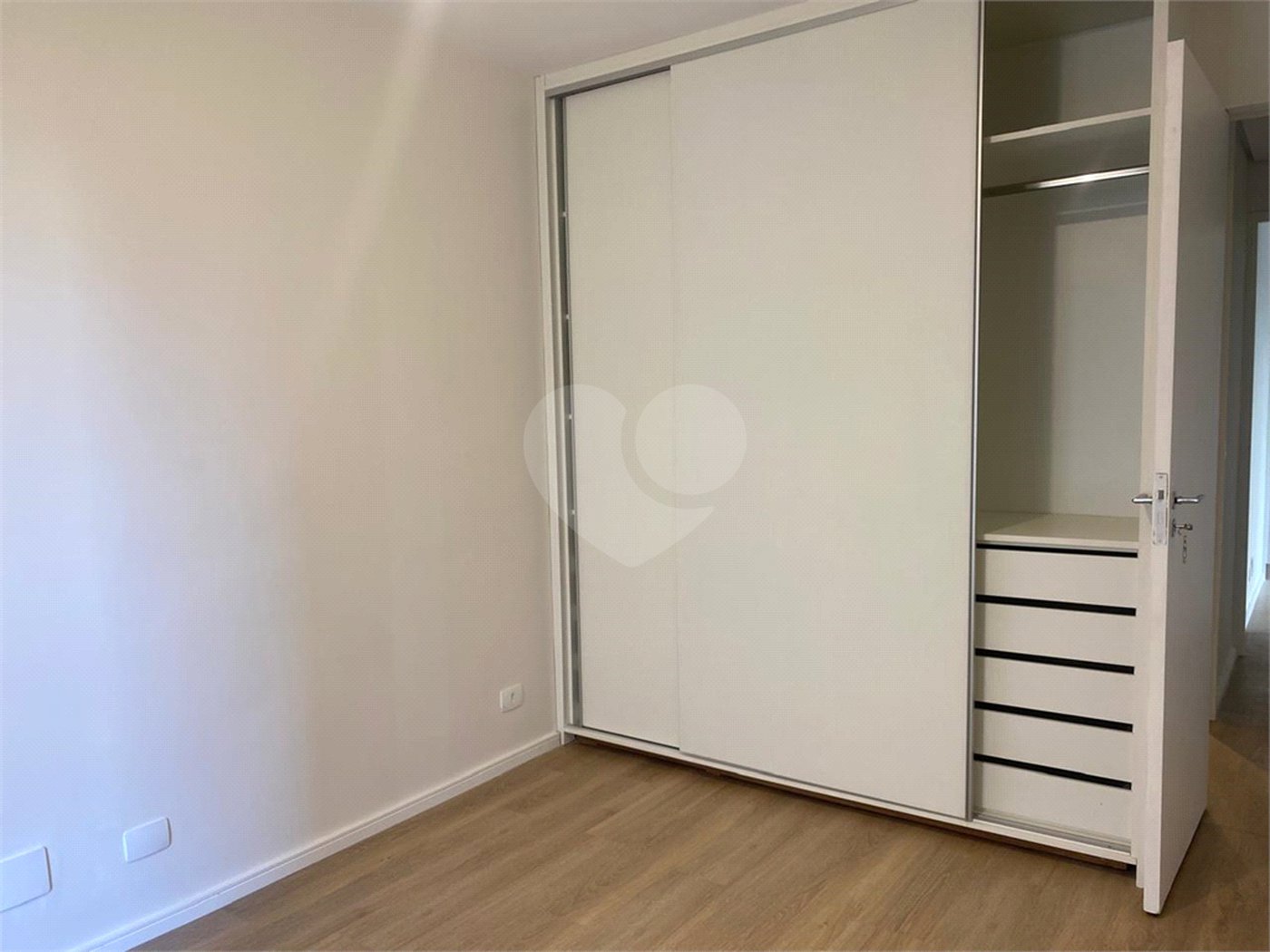 Apartamento à venda com 3 quartos, sendo 1 suíte,  em Itaim Bibi, São Paulo, SP