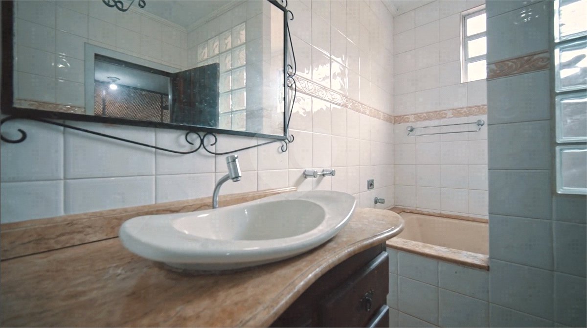 Terreno à venda com 6 quartos no condomínio Quinta dos Lagos, Cotia - SP