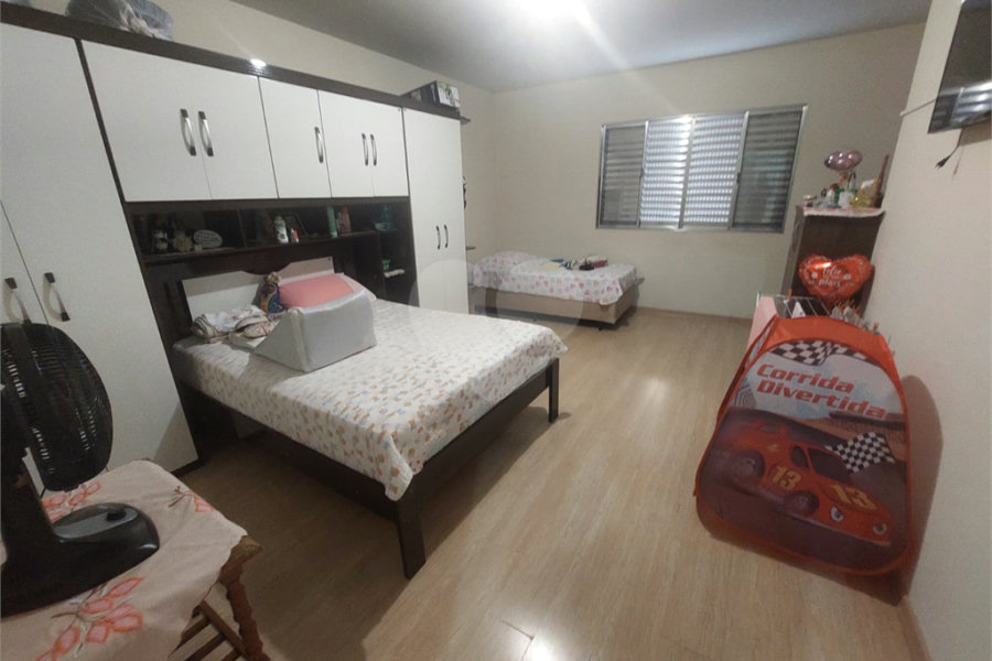 Sobrado à venda com 6 quartos em Parque Edu Chaves, São Paulo, SP
