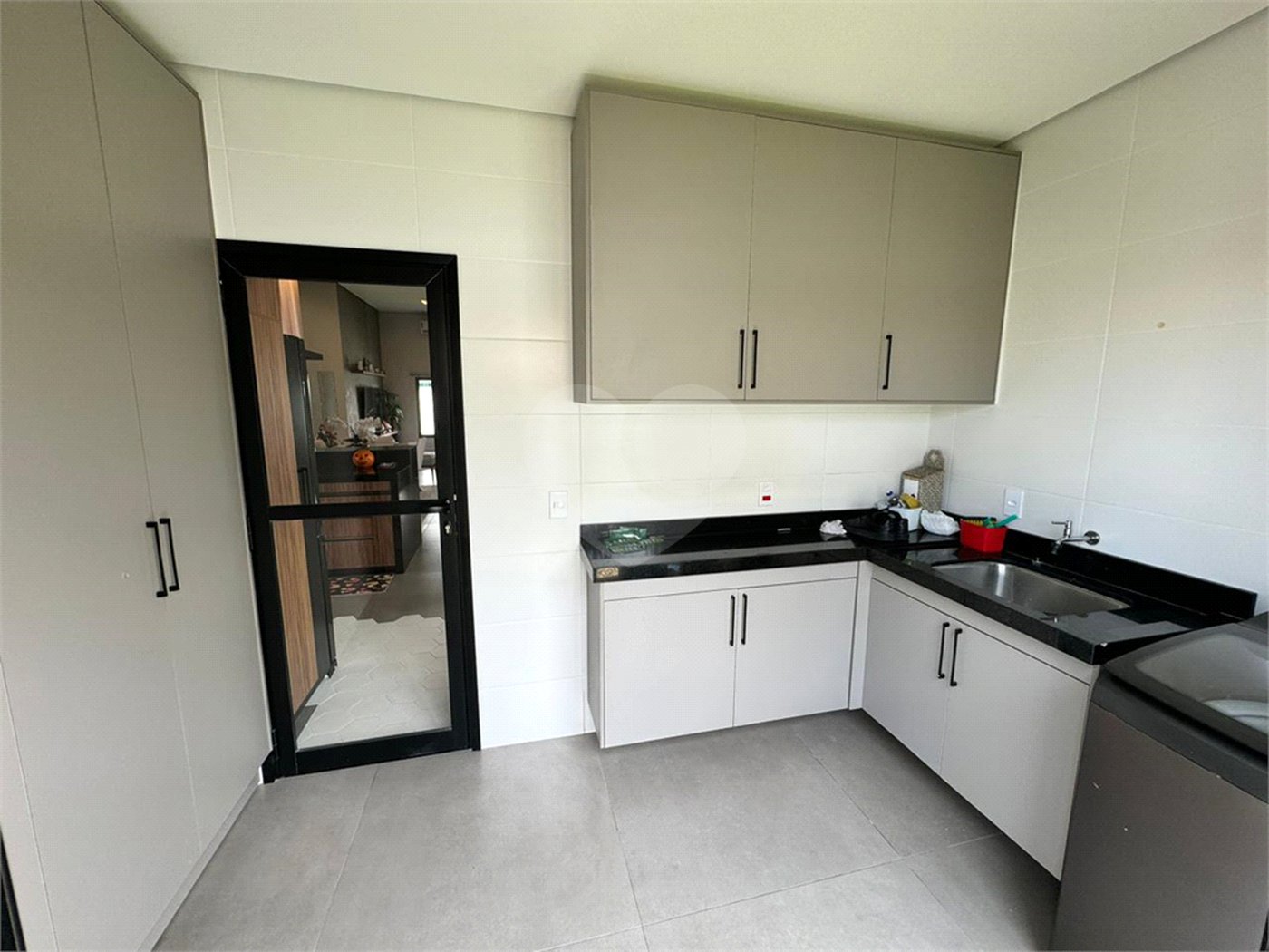 Casa à venda com 4 quartos, sendo 3 suítes, no condomínio Vilagio Ipanema 1, Araçoiaba da Serra - SP