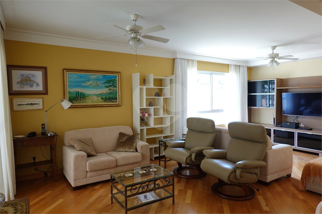 Apartamento à venda com 4 quartos, sendo 2 suítes, em Cidade São Francisco, São Paulo, SP