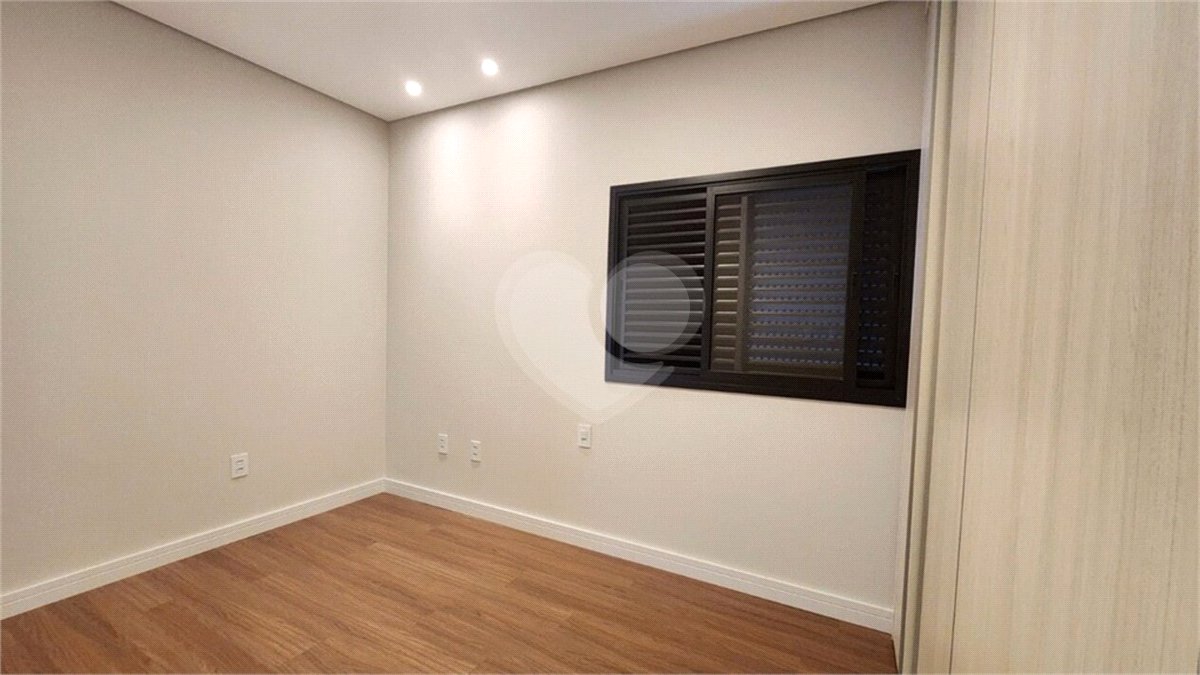 Casa à venda com 3 suítes no condomínio Vita Verdi, Valinhos - SP