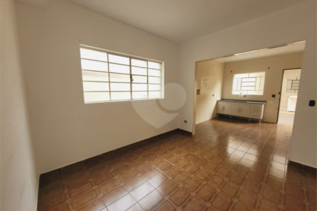 Casa à venda com 3 quartos, sendo 1 suíte, em Parque Maria Domitila, São Paulo, SP