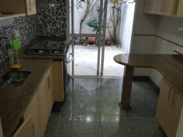 Casa à venda com 3 quartos, sendo 1 suíte,  em Vila São Francisco, São Paulo, SP