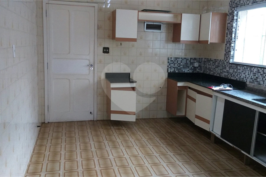 Sobrado à venda com 3 quartos em Água Fria, São Paulo, SP