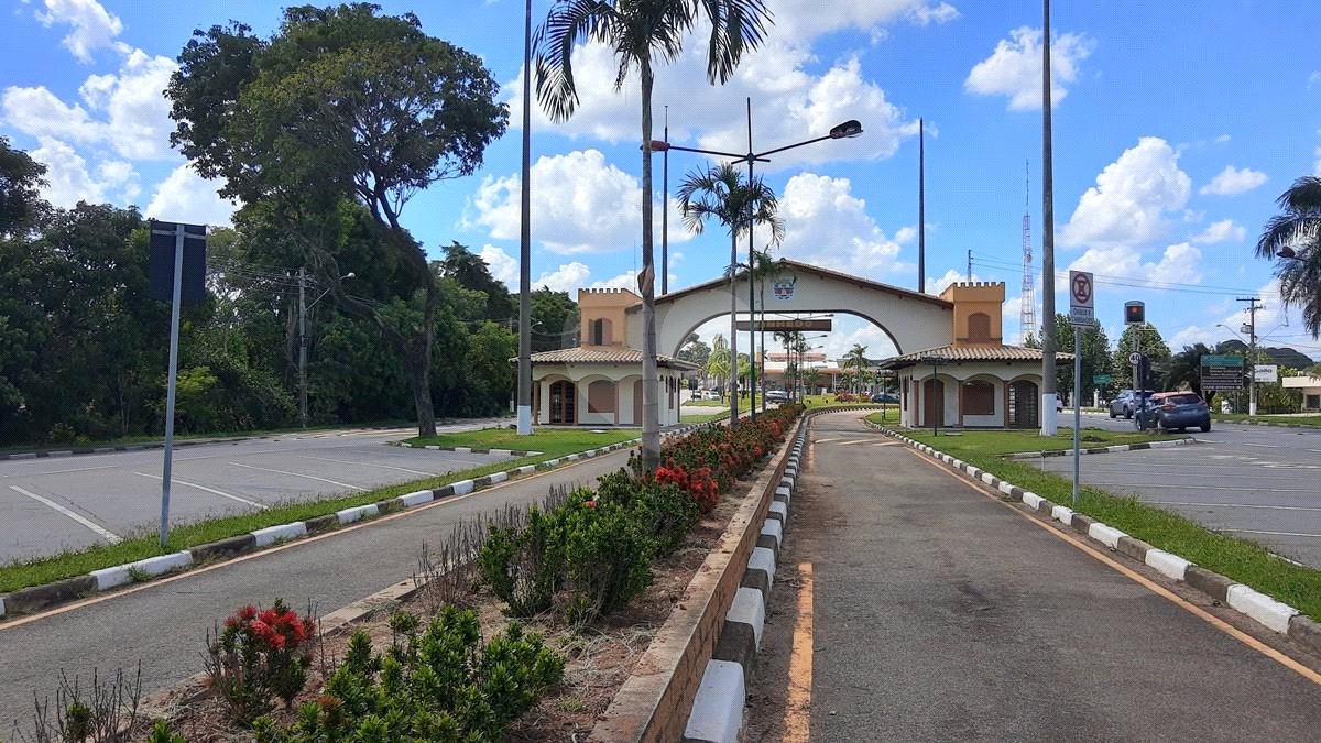 Casa à venda com 4 quartos, sendo 3 suítes, no condomínio Vila Hípica II, Vinhedo - SP