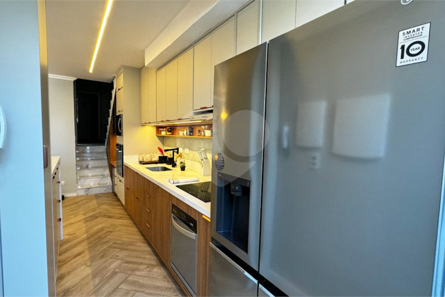 Casa à venda com 3 quartos, sendo 1 suíte, no condomínio Residencial Vegas, São Paulo - SP