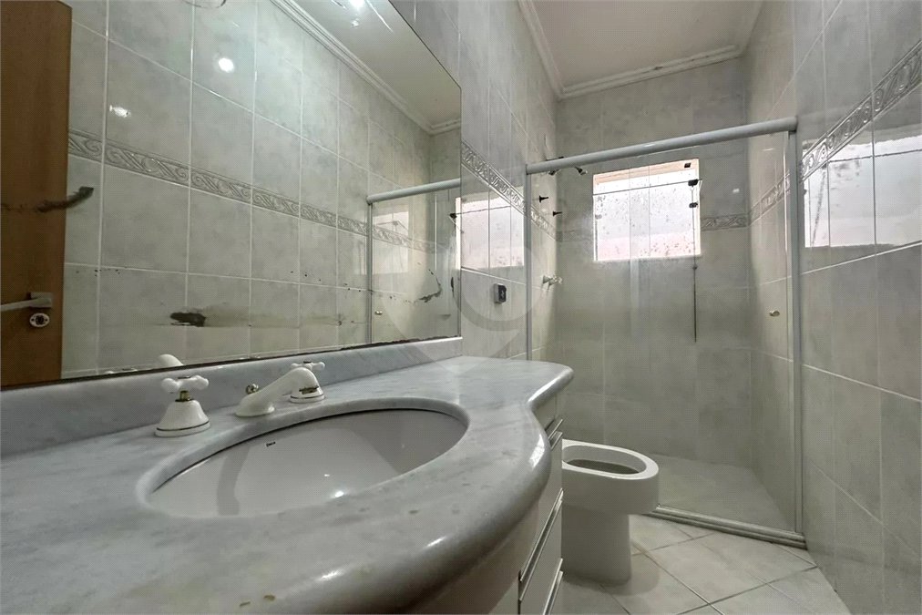 Sobrado à venda com 4 quartos, sendo 2 suítes, em Vila Ipojuca, São Paulo, SP