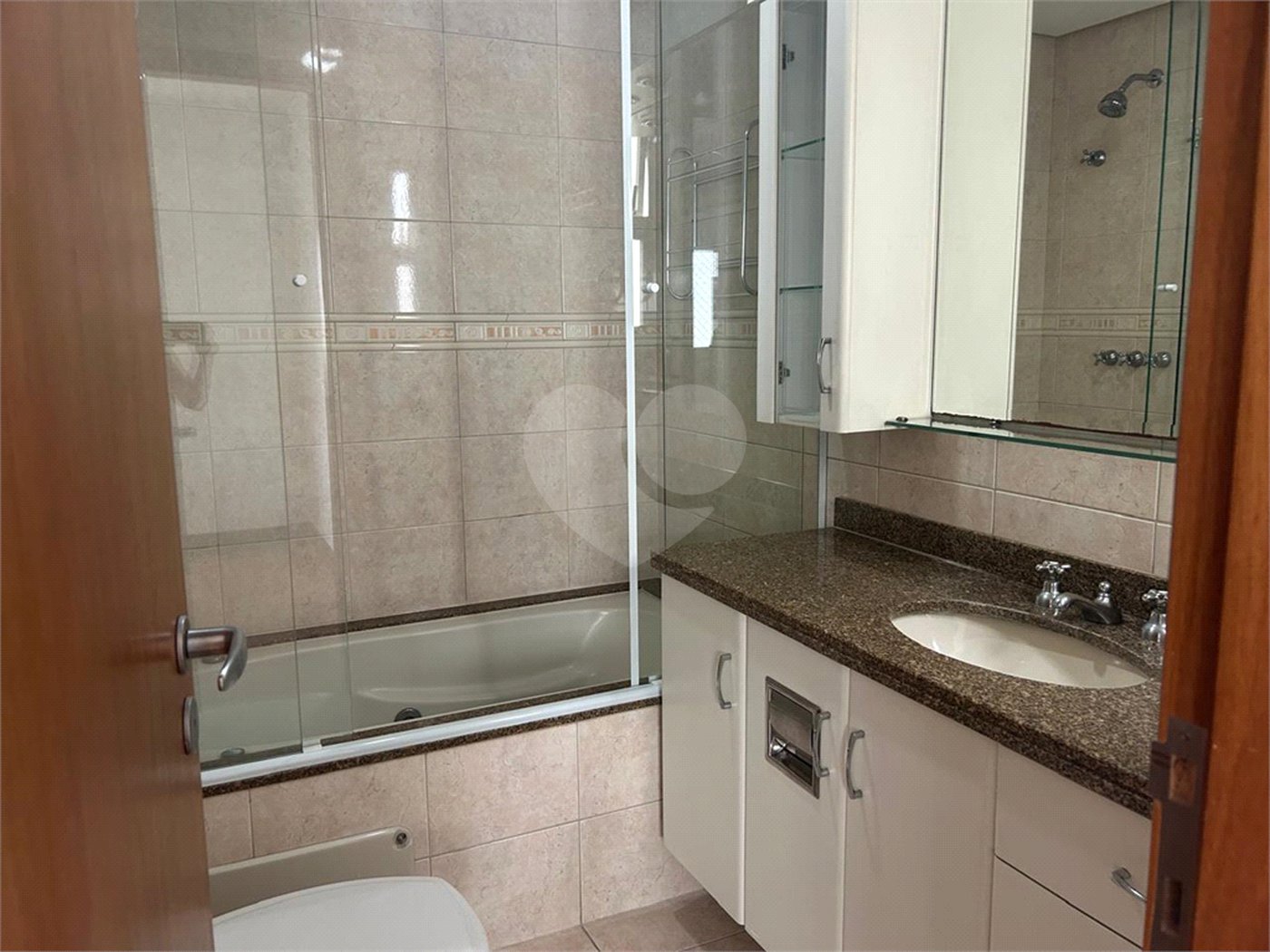 Apartamento para alugar com 3 quartos, sendo 1 suíte, em Pinheiros, São Paulo, SP