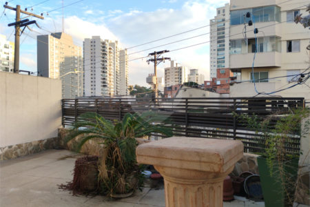 Sobrado à venda com 3 quartos, sendo 1 suíte, em Vila Paulista, São Paulo, SP