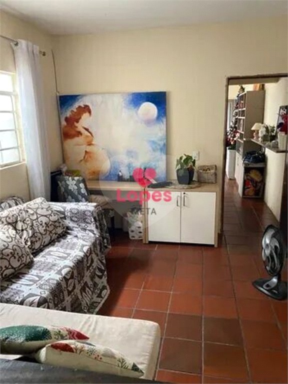 Casa à venda com 3 quartos, sendo 2 suítes, em Conjunto Residencial Trinta e Um de Março, São José dos Campos, SP