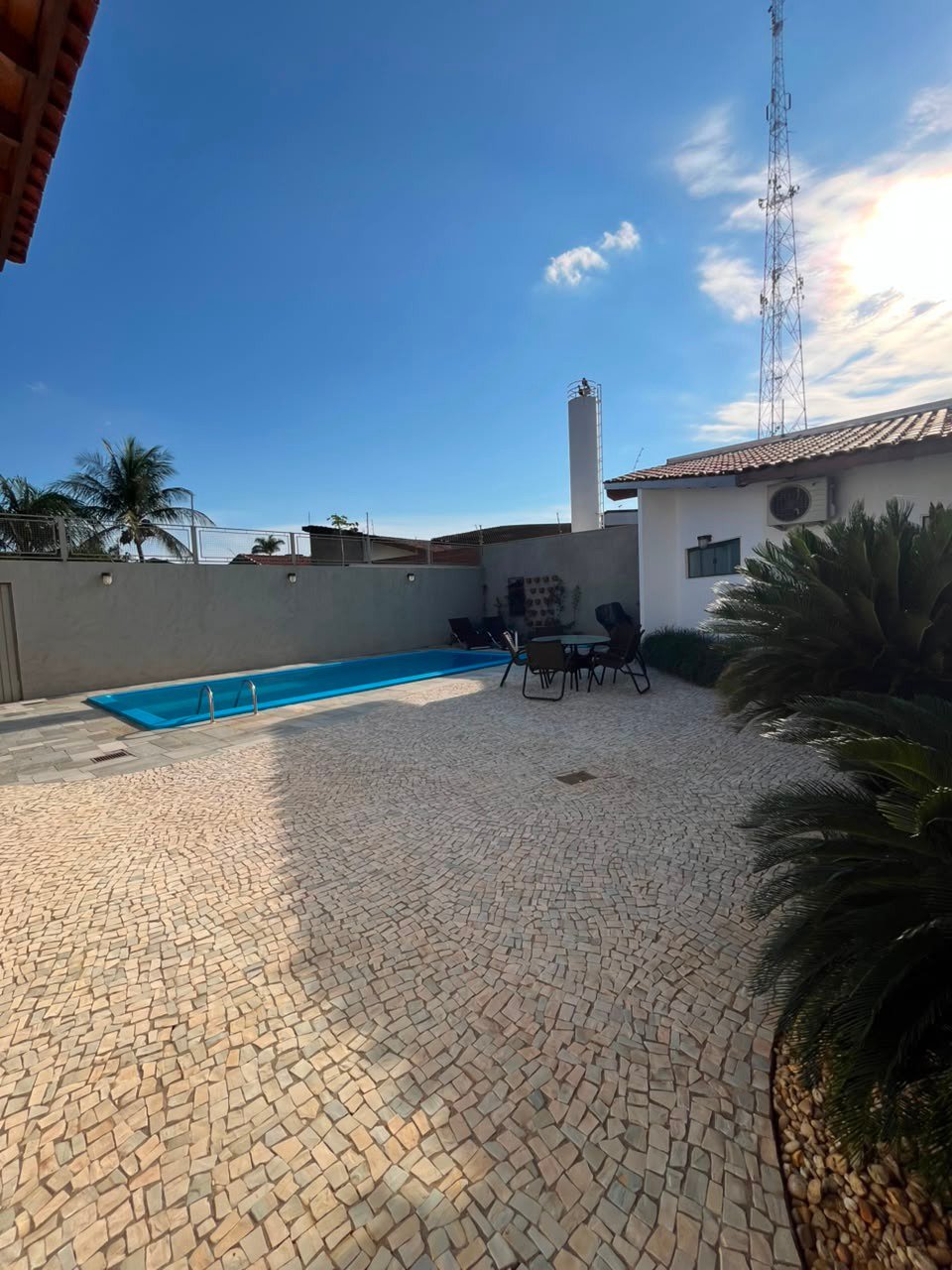 Casa à venda com 3 quartos, sendo 1 suíte,  em Santos Dumont, Três Lagoas, MS