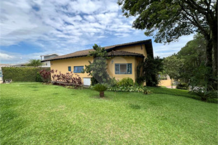 Casa à venda ou para alugar com 4 quartos, sendo 3 suítes, no condomínio Estância Marambaia, Vinhedo - SP