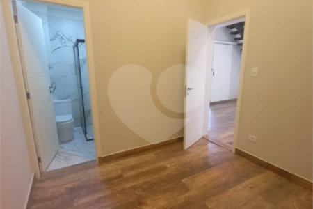 Casa à venda com 4 suítes no condomínio Estância Marambaia, Vinhedo - SP