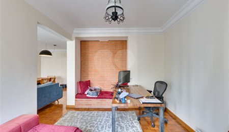 Apartamento à venda com 3 quartos, sendo 2 suítes,  em Moema, São Paulo, SP