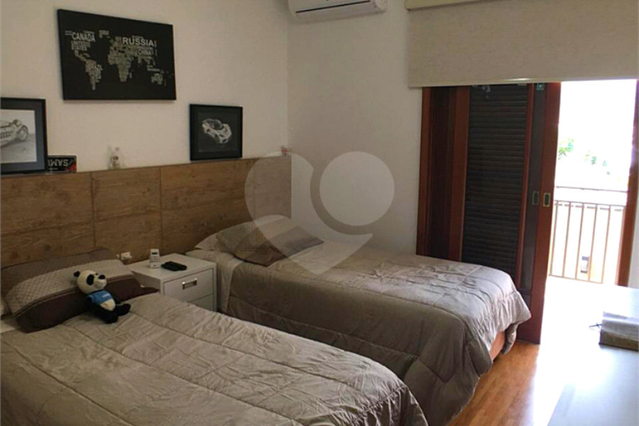 Sobrado à venda com 4 quartos, sendo 3 suítes, em Horto Florestal, São Paulo, SP