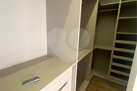 Casa à venda com 4 suítes no condomínio Campo de Toscana, Vinhedo - SP