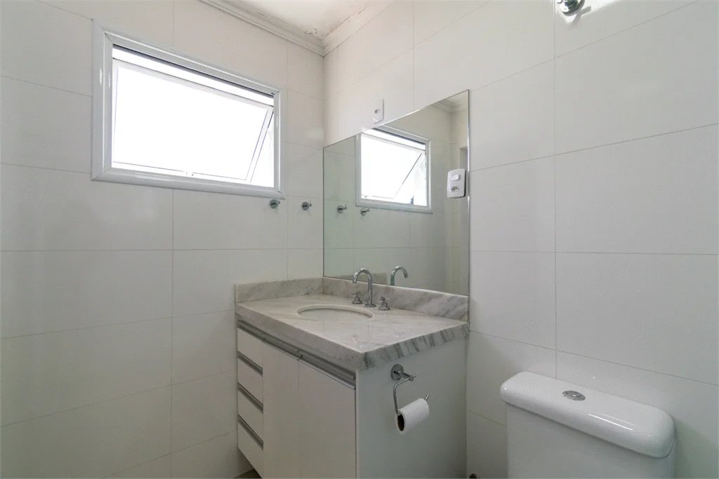 Sobrado à venda com 3 quartos, sendo 1 suíte,  em Cidade Monções, São Paulo, SP