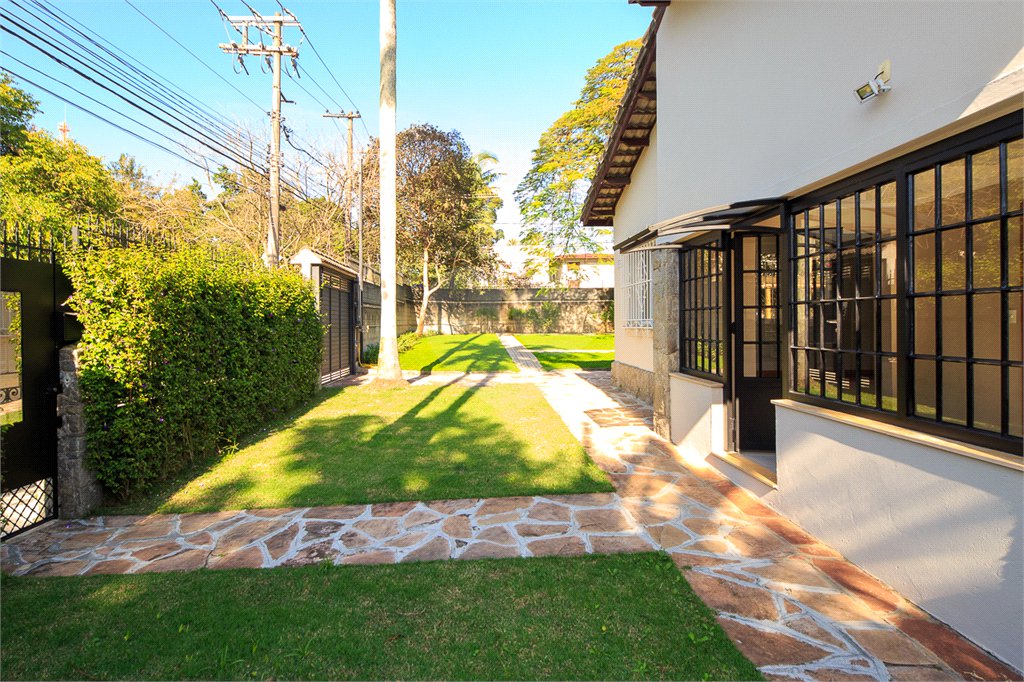 Casa Térrea à venda com 3 quartos, sendo 1 suíte, em Alto da Boa Vista, São Paulo, SP