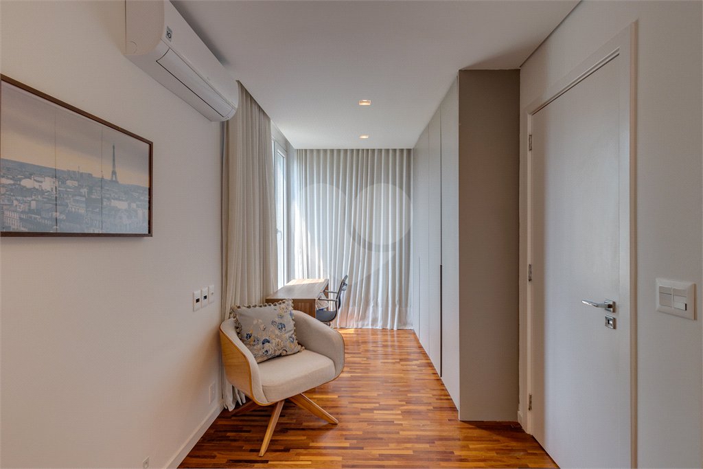 Casa à venda com 3 suítes no condomínio Residencial Canumã, São Paulo - SP