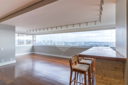 Apartamento à venda com 4 suítes em Vila Sofia, São Paulo, SP