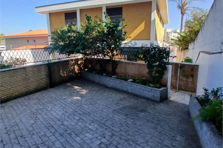 Sobrado à venda com 4 quartos, sendo 2 suítes,  em Jardim Leonor, São Paulo, SP