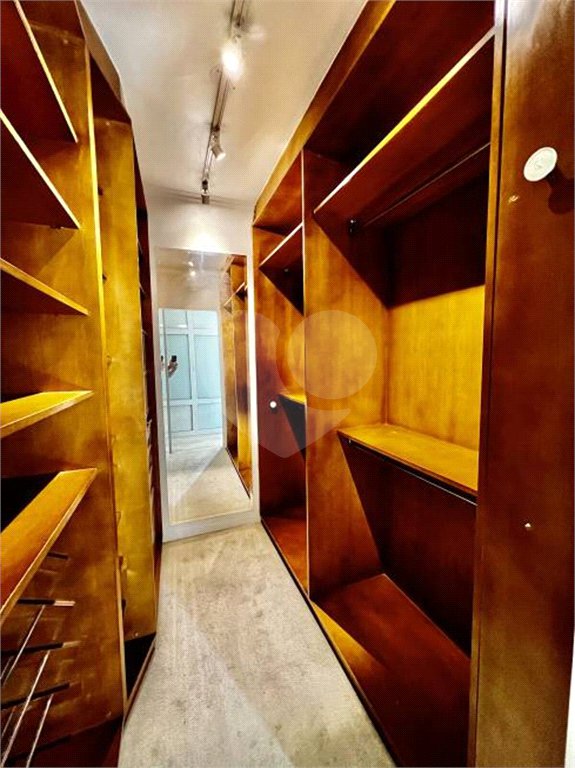 Apartamento à venda com 4 quartos, sendo 3 suítes,  em Campo Belo, São Paulo, SP