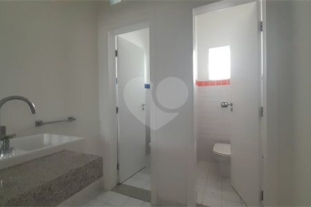 Sobrado à venda com 6 quartos, sendo 5 suítes, no Centro, São Bernardo do Campo, SP