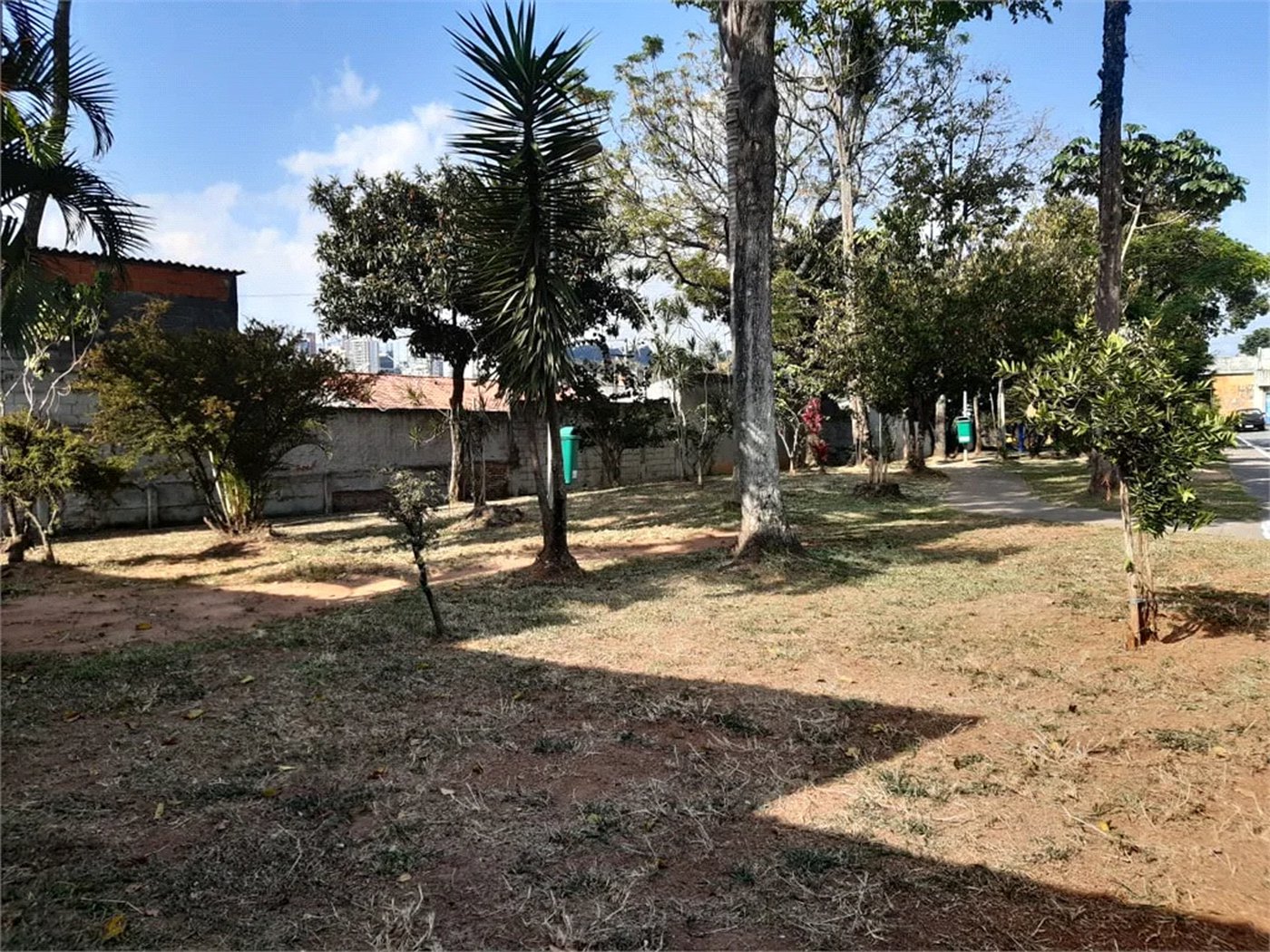 Casa Térrea à venda com 4 quartos em Vila Ernesto, São Paulo, SP