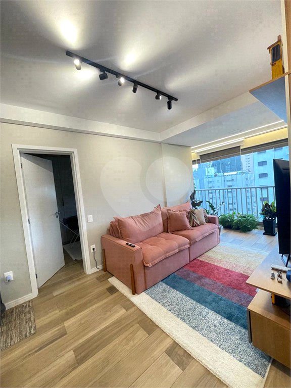 Apartamento à venda com 3 quartos, sendo 1 suíte, em Indianópolis, São Paulo, SP