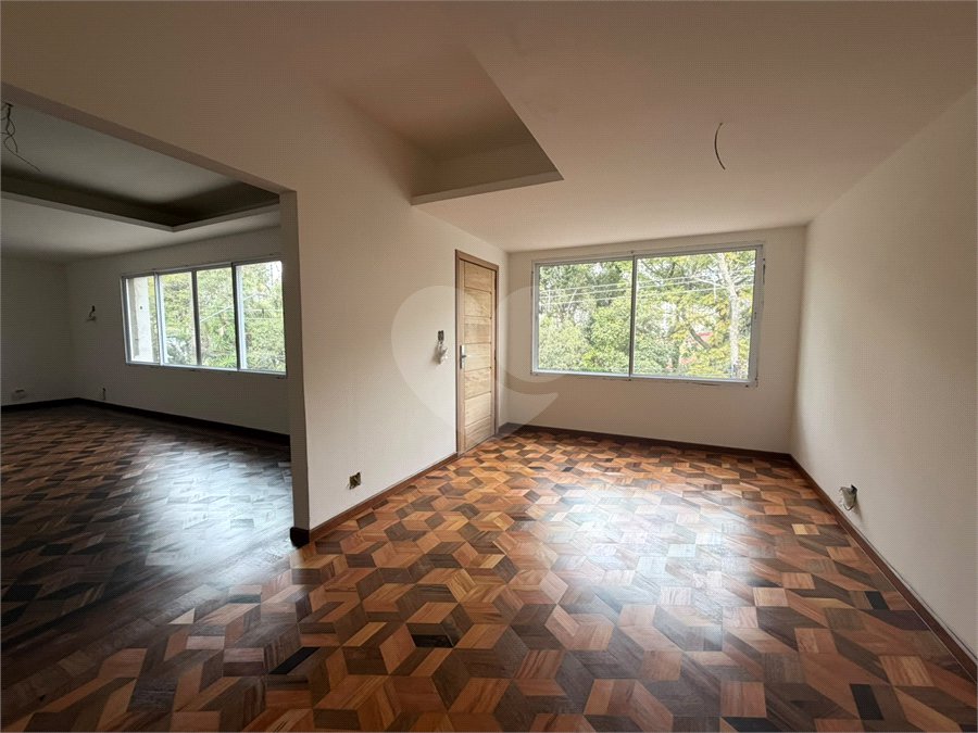 Casa à venda com 3 quartos, sendo 1 suíte, em Alto da Boa Vista, São Paulo, SP