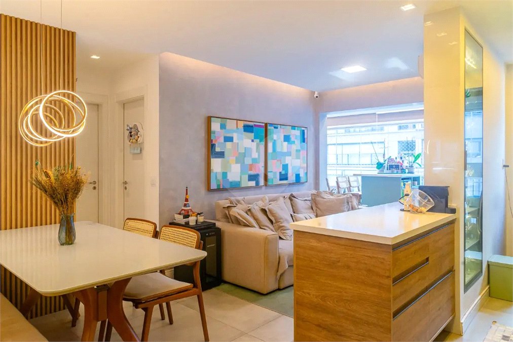 Apartamento à venda com 2 quartos, sendo 1 suíte,  em Jardim das Acácias, São Paulo, SP