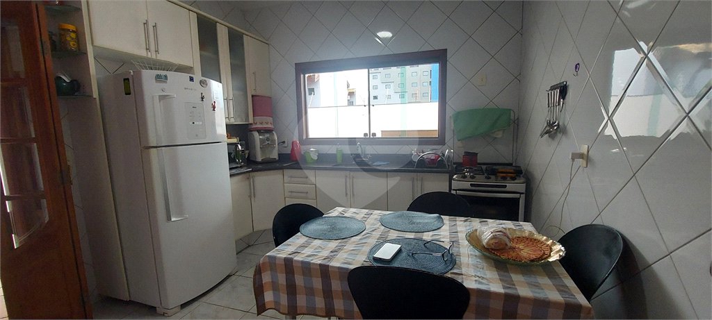 Sobrado à venda com 3 quartos, sendo 1 suíte, em Jardim Santa Rosália, Sorocaba, SP